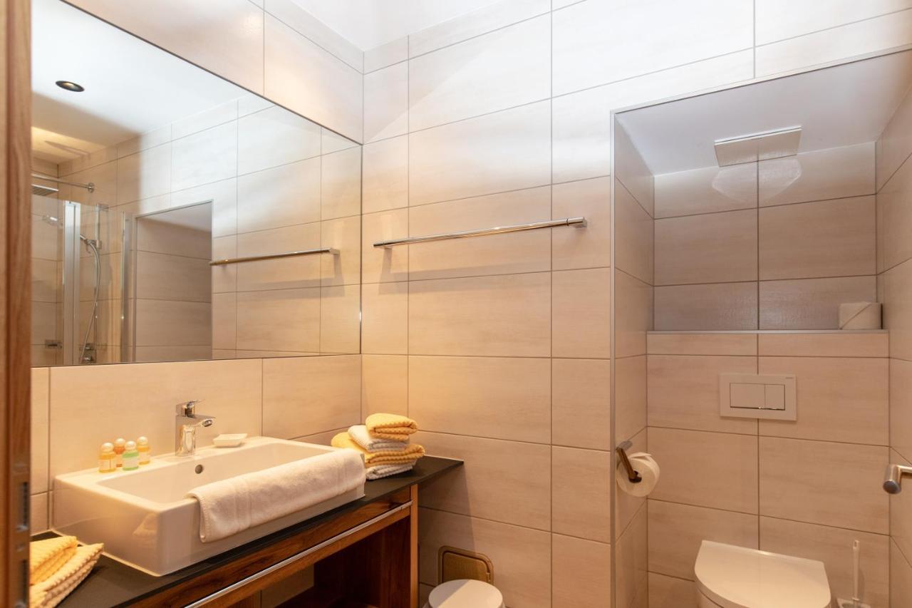 אישגל Hotel Neder מראה חיצוני תמונה